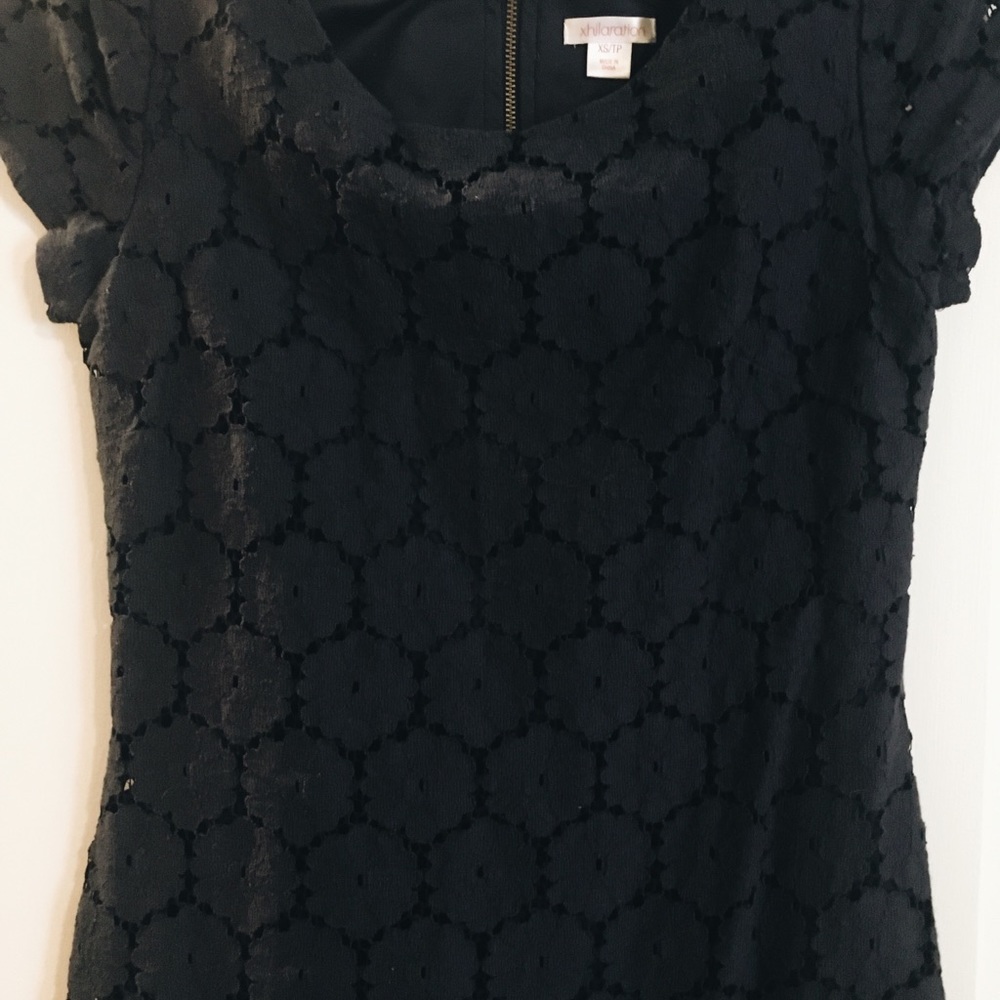 Fitted blue dress with lace detail